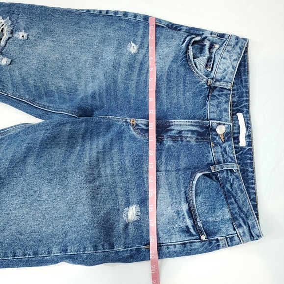 Zara Women's High Rise Raw Hem Denim Fish Net Ripped Cropped Blue Jeans Size 10 - Picture 6 of 12